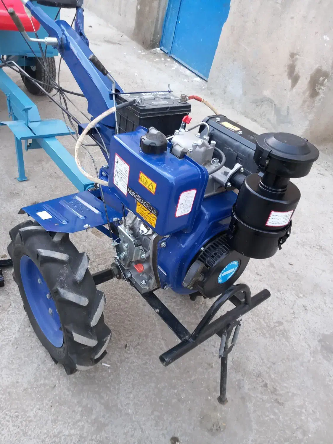 فروش یک دستگاه تیلر صفر 12اسب همراه باتریلی سفارشی