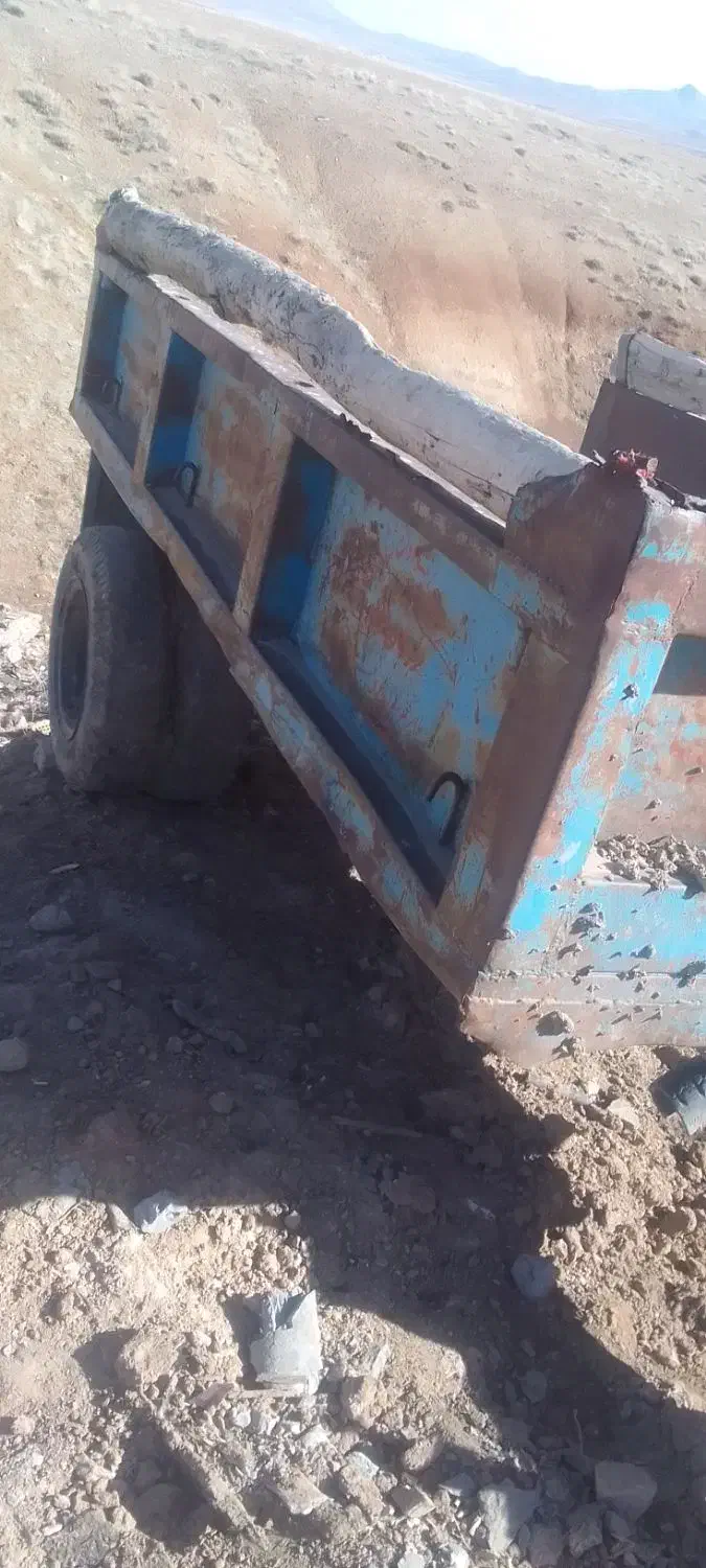 تریلی خرمنکوب و گاوآهن