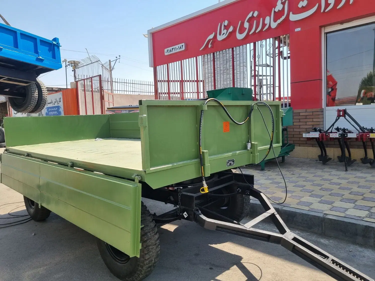 تریلی ۴ چرخ
