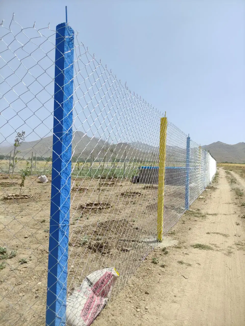 خدمات باغبانی. فنس کشی. چاله کنی. دیوار کشی